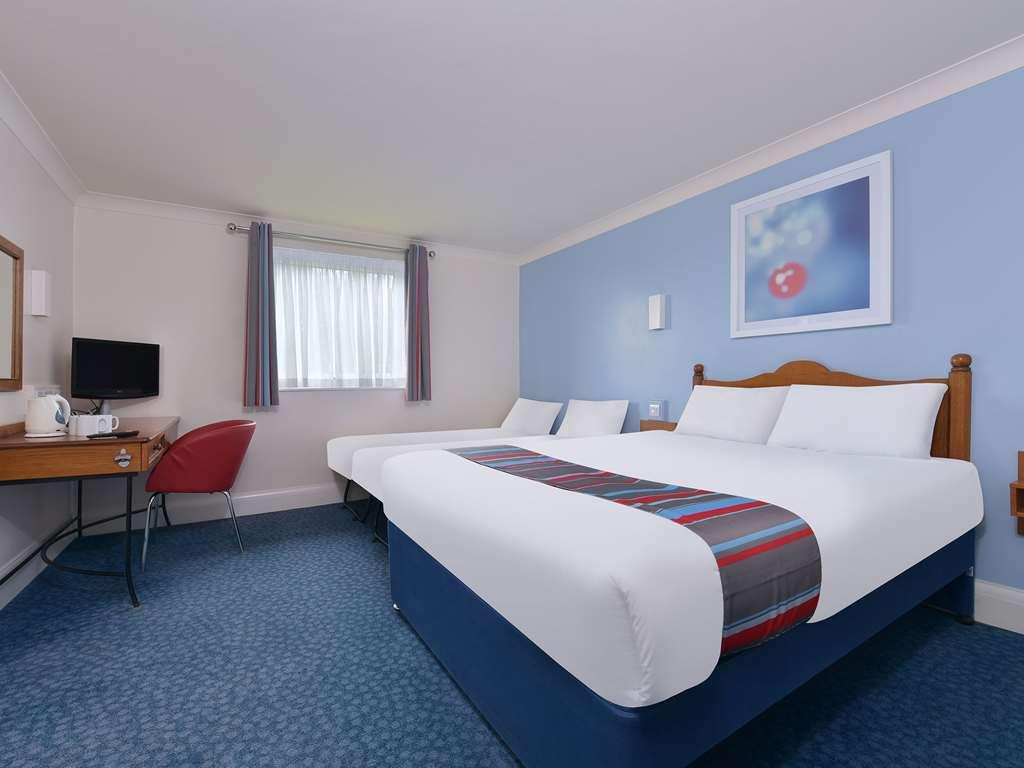 Travelodge Plymouth Roborough Habitación foto