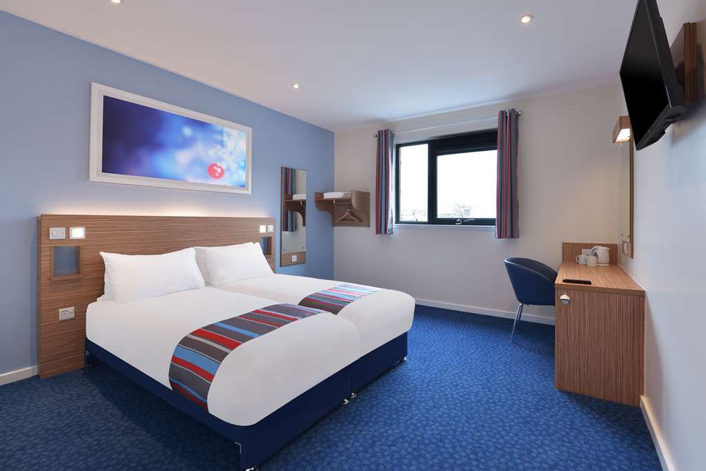 Travelodge Plymouth Roborough Habitación foto