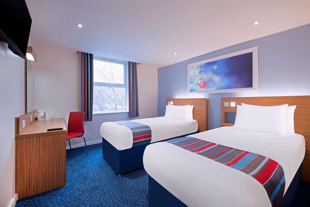 Travelodge Plymouth Roborough Habitación foto